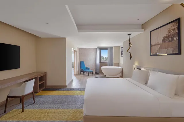 جناح ملكي بسرير كينج، Hyatt Regency Cairo West 1/3