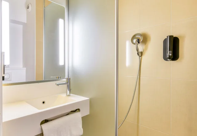 غرفة قياسية بسرير مزدوج، B&B Hotel Montpellier Centre Le Millenaire 5/6