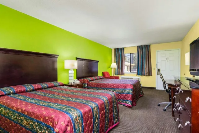 غرفة بسريرين كوين للمدخنين، Budget Host Inn by Hotel O Portland near I-65 1/3