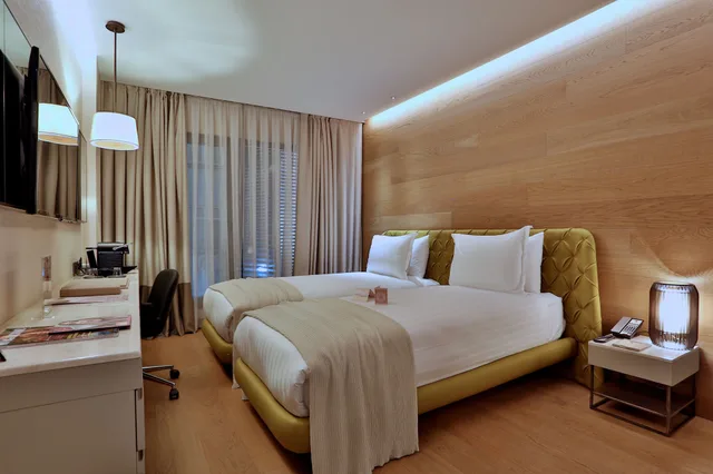 1 Bedroom, Executive, Twin Beds, City View, Dosso Dossi Hotels and SPA Downtown 6/10