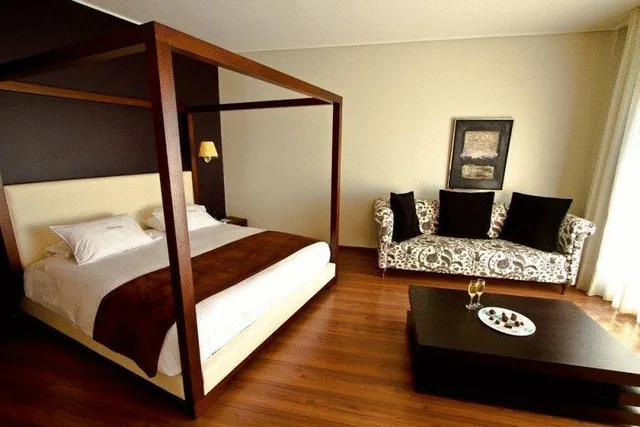 جناح بإطلالة على المسبح، Regency Park Hotel 1/2