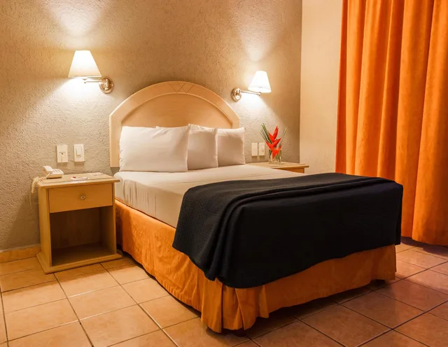 غرفة قياسية، Plaza Inn Express 1/2