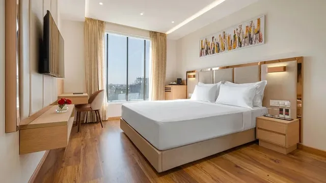 غرفة ديلوكس بسرير مزدوج، Clarks Inn Indore 1/1