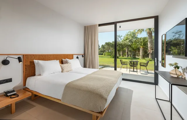 بنغل، Caravia Beach 1/4