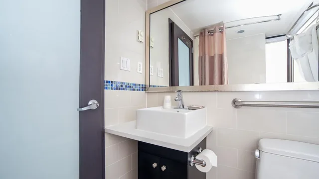 Room, Queen Bed, Hotel Richland LES 6/8