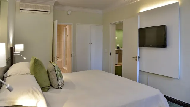 جناح عائلي بسرير كوين مع أريكة، ANEW Hotel Centurion Pretoria 2/6