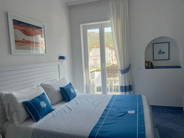 غرفة بسرير مزدوج أو سريرين منفصلين بشرفة، Aurora Hotel & Suites Sul Mare 1/10