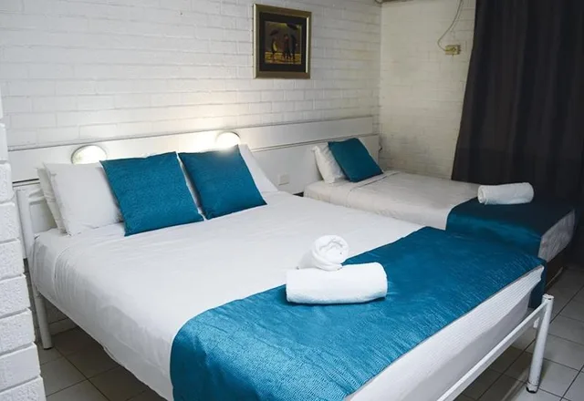 غرفة عائلية بسرير كوين وسريرين منفصلين، Marco Polo Motor Inn 11/23