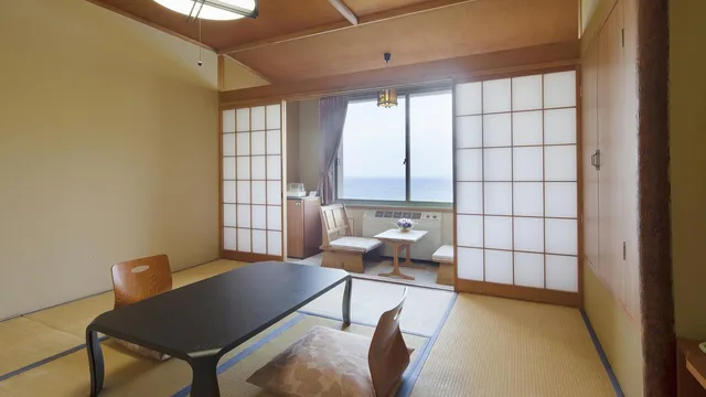 غرفة يابانية اقتصادية بإطلالة على البحر في الملحق، Hotel Izukyu 1/1