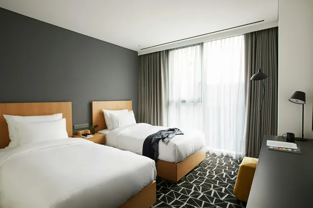 غرفة قياسية بسريرين منفصلين، L7 GANGNAM by LOTTE HOTELS 1/1