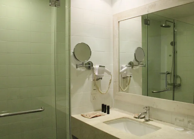 غرفة ديلوكس بسرير مزدوج، Colmar Tropicale, Berjaya Hills 2/2