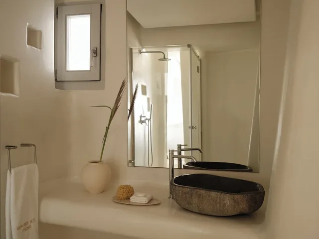 Cocoon, King Bed, Pool View, Hot Tub، Andronikos Hotel - Adults Only 6/6