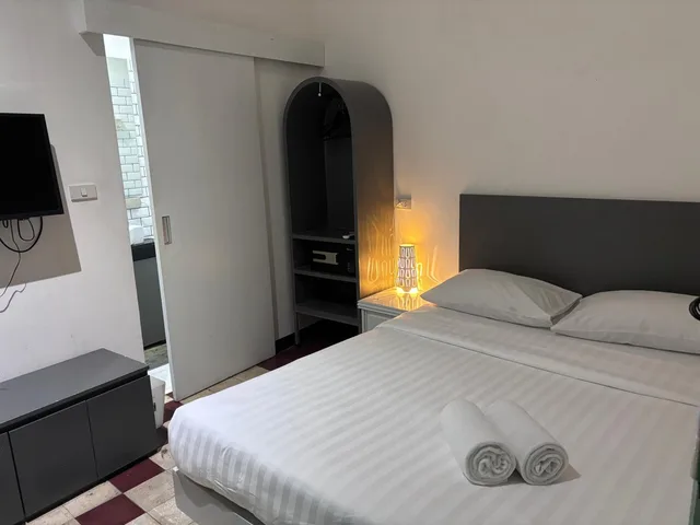 Room, Double Bed, No Window، Cacha Bed 1/4