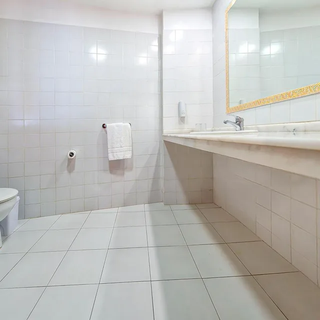 Premium One Bedroom Apartment with Large Terrace، Servatur Altamadores 5/5