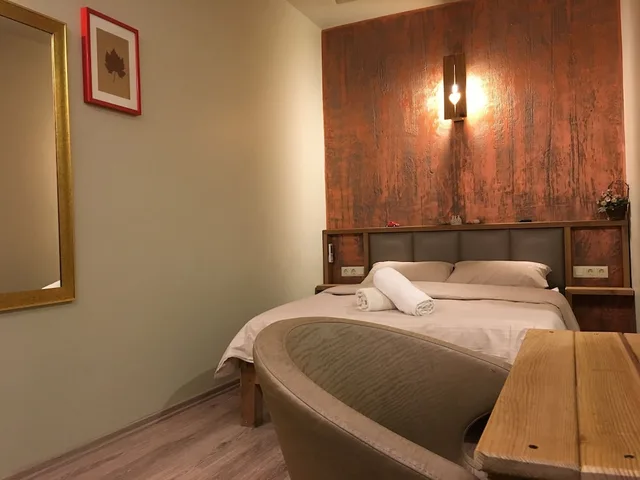 Deluxe, Double Bed, Private Bathroom, Second Home Hostel 2/5