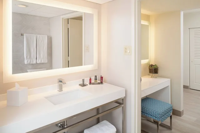 غرفة بسرير كينج لذوي الإعاقة، Marriott Miami Airport 3/5