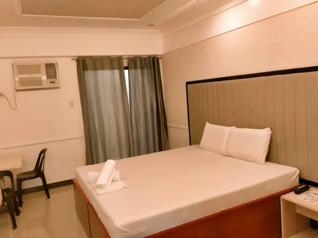 غرفة أساسية بسرير كينج، S&M Hotel 2/7