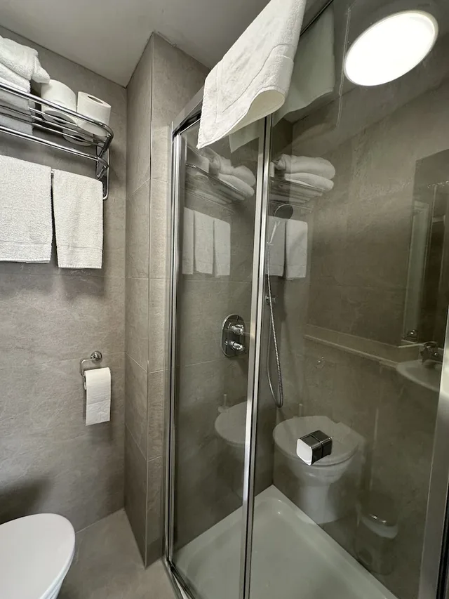غرفة قياسية ثلاثية بسرير مزدوج مع أريكة، Hotel Cavendish 5/8