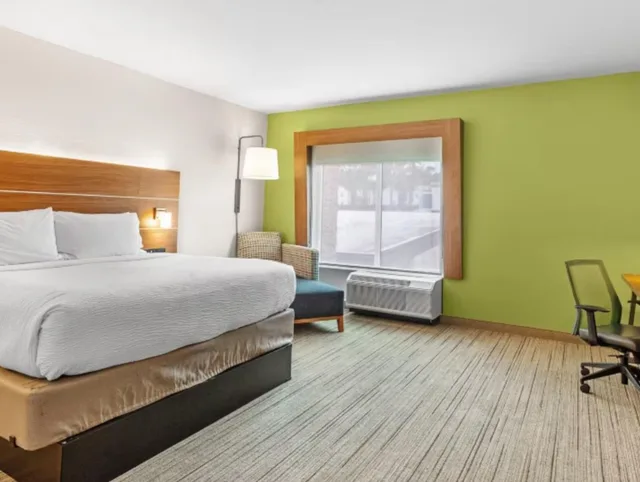 غرفة بسرير مزدوج لذوي الإعاقة، Holiday Inn Express Suites Mobile University Area 1/2