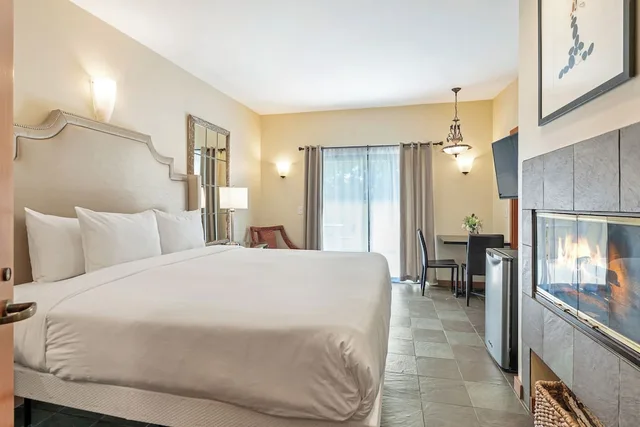 Room, King Bed, Hill Side، Sonoma Coast Villa 2/3