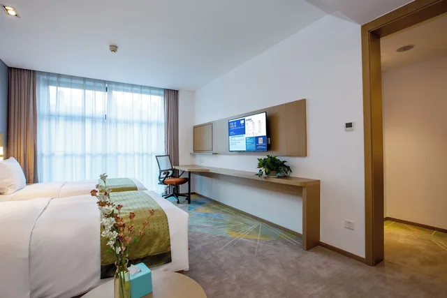 Standard, 2 Double Beds, Extra Floor Space، Holiday Inn Express Changzhou Xinbei 2/7