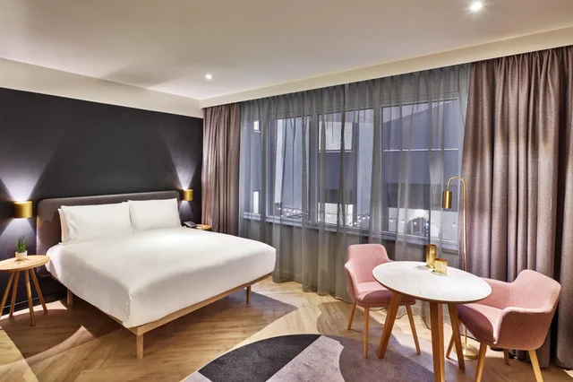 جناح استوديو بسرير كوين لذوي الإعاقة، Staybridge Suites The Hague - Parliament 1/2