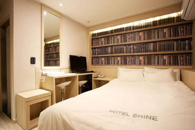 Standard, Double Bed, Shine Hotel 5/10
