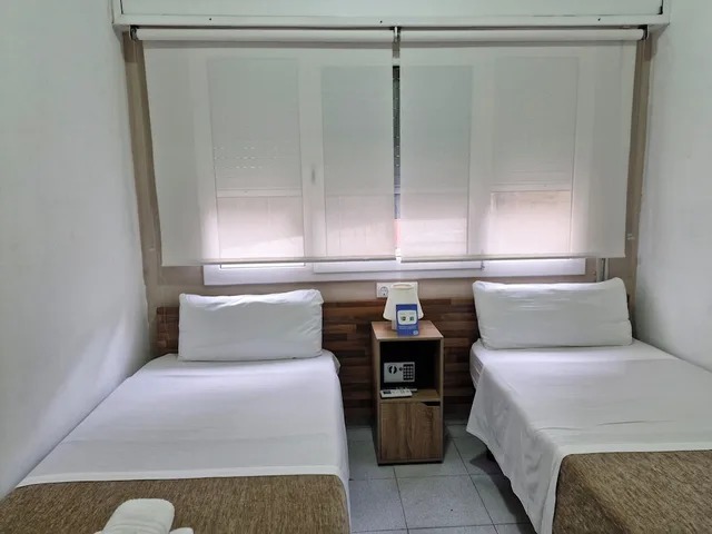 غرفة بسريرين منفصلين بحمام مشترك، Hostal El Kano 4/5