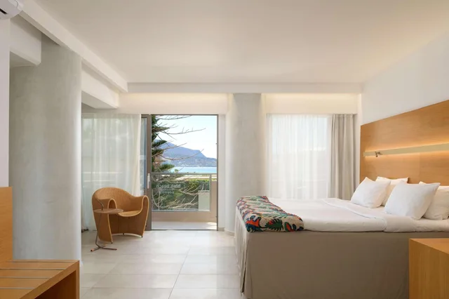 جناح جونيور بإطلالة على البحر، High Beach Resort & Spa 2/10