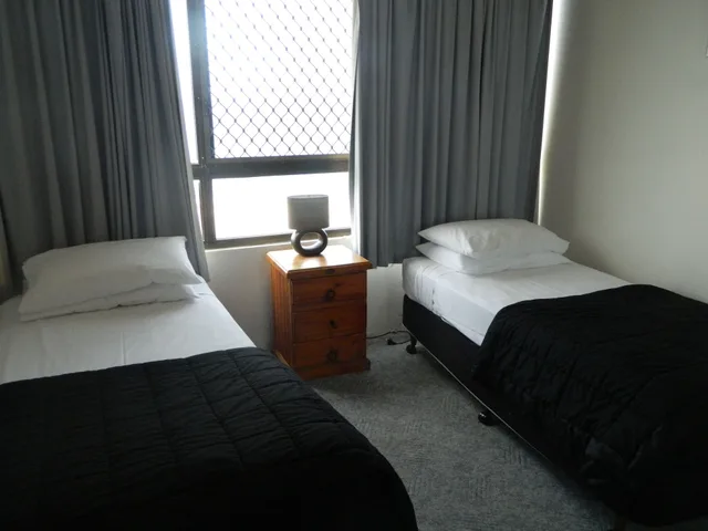 2 Bedrooms, Deluxe, Apartment, Queen and Twin Beds, Beach Front، ROYAL PALM RESORT 8/10