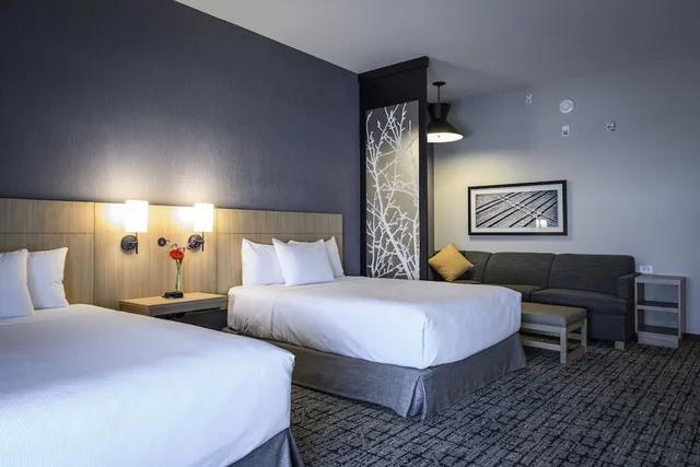 غرفة بسريرين كوين مع أريكة، Hyatt Place Indianapolis / Fishers 1/3