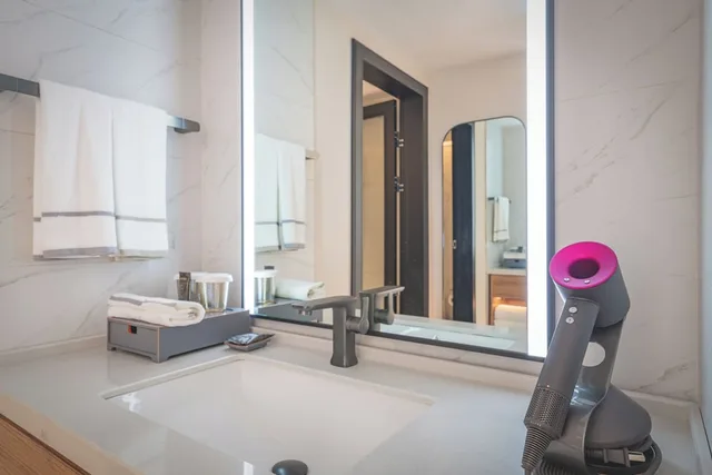 Executive, King Bed, UrCove by Hyatt Nanjing Downtown 9/9