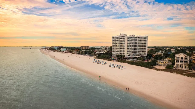 Deluxe, Suite, Diamondhead Beach Resort and Spa 2/2