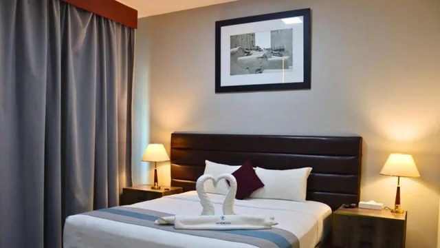 جناح تنفيذي بغرفتي نوم بإطلالة جزئية على البحر، Mermaid Beach Hotel 1/6