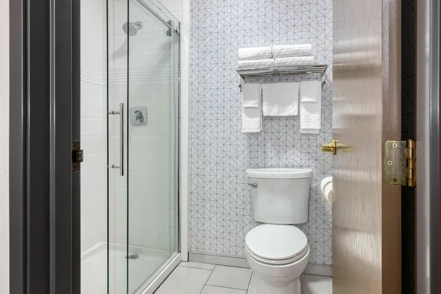 غرفة قياسية بسريرين كوين يُسمح فيها بالحيوانات الأليفة، Best Western Northwest Lodge 7/10