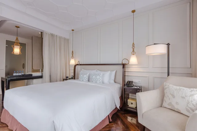 غرفة ديلوكس بسرير كينج بإطلالة على المدينة، Hotel des Arts Saigon - MGallery Collection 1/10