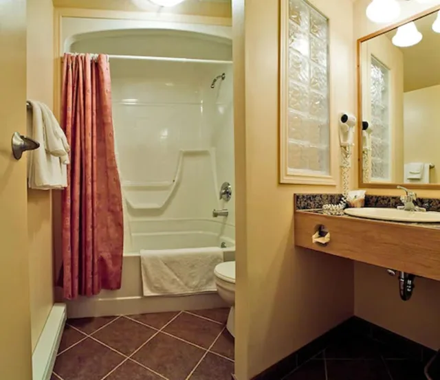 غرفة سوبيريور بسريرين مزدوجين، Rodeway Inn Gaspe 9/9