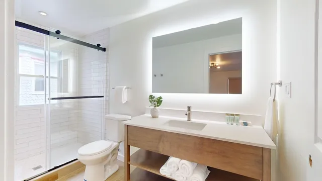 جناح بسريرين كوين وسرير كوين بغرفتي نوم بمطبخ، Ocean Breeze Hotel 8/10