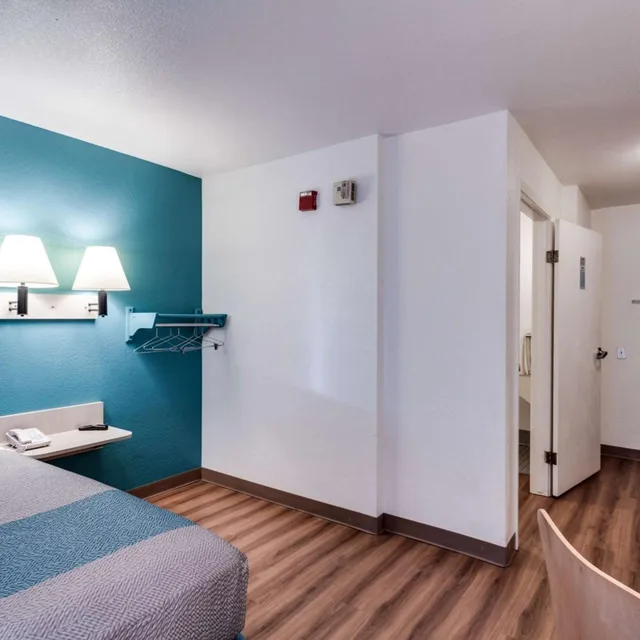 غرفة ديلوكس بسرير كوين للمدخنين، Motel6 Spokane, WA - West 4/10