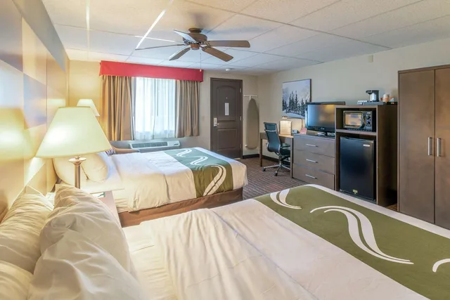 غرفة بسريرين كوين، Quality Inn near Rocky Mountain National Park 2/2