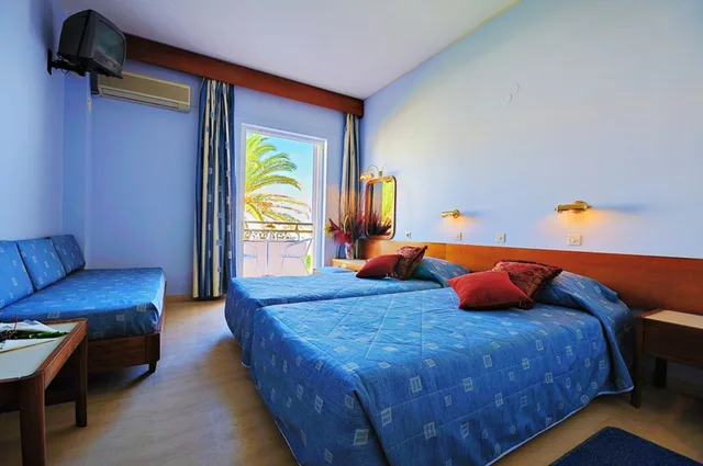 Room, Double or Twin Bed, Lateral Side Sea View، Astir Beach Hotel 1/2