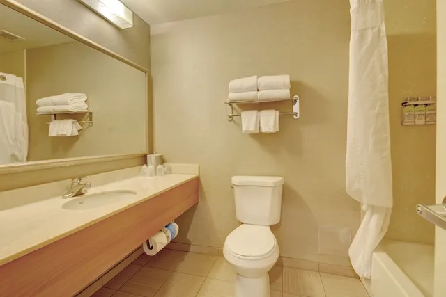 غرفة كلاسيكية بسريرين كوين بشرفة، Holiday Inn Express Roseburg 8/10