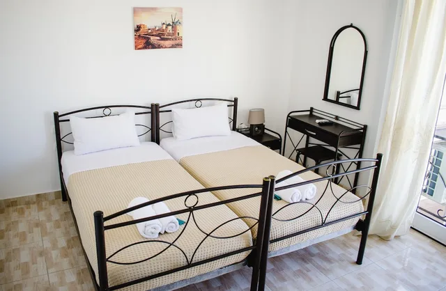 2 Bedrooms, Family, Triple, 1 Double and 1 Single Bed, Nikolakakis Rooms Lavrio 3/5