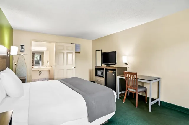 غرفة بسرير كينج لذوي الإعاقة، Americas Best Value Inn Rome 2/10