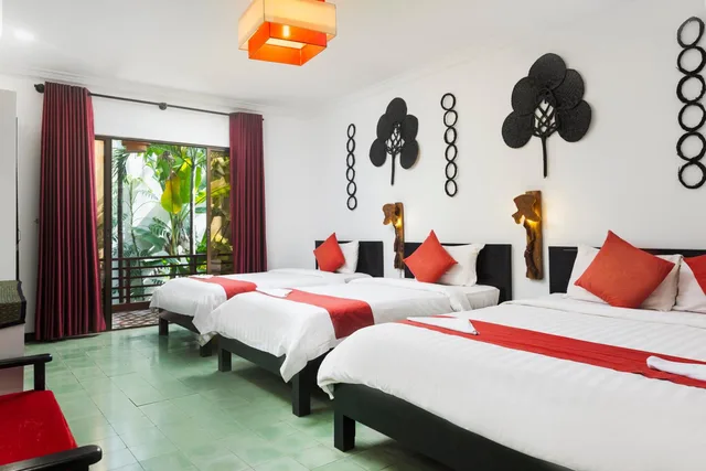 غرفة عائلية بإطلالة على المسبح، La Niche d Angkor Boutique Hotel 9/10
