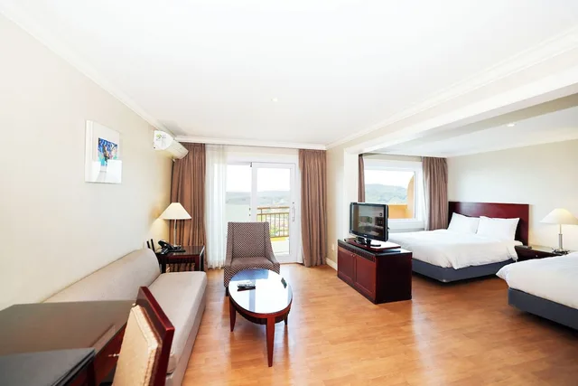 غرفة بسريرين مزدوجين، La Vie Dor Hotel and Resort, Trademark Collection by Wyndham 3/8