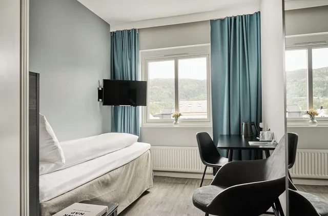 غرفة قياسية بسرير فردي، Fru Haugans Hotel 4/5