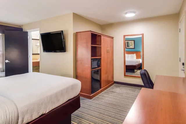 غرفة قياسية بسرير كوين، Best Western Plus Traverse City 5/10