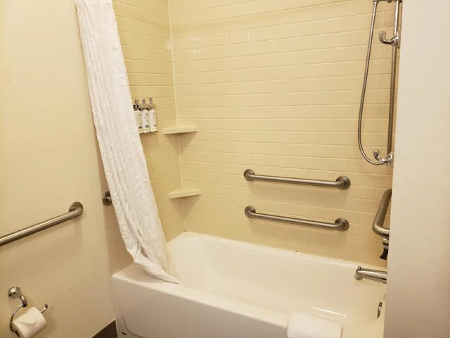 جناح بغرفة نوم واحدة لذوي الإعاقة، Candlewood Suites Morgantown Univ West Virginia 6/7