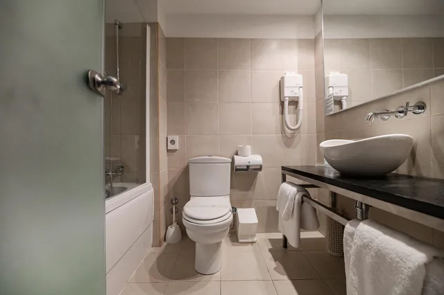 غرفة قياسية بسرير مزدوج بإطلالة على البحر، INTERNATIONAL HOTEL 5/5